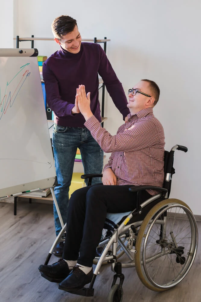 Vastgehouden handen tonen solidariteit met neurologische patiënten – Stichting biedt menselijke en betrokken zorg.